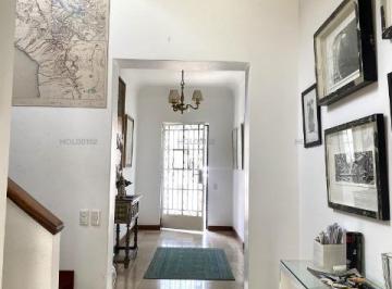 Casa · 400m² · 3 Dormitorios · 2 Estacionamientos · Vendo Casa Cerca a La Huaca y Ovalo Gutierrez