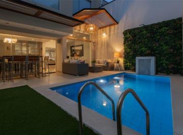 Casa de 5 habitaciones, Lima · Moderna, Funcional y Remodelada, en Calle Tranquila y a Pocos m de Parque