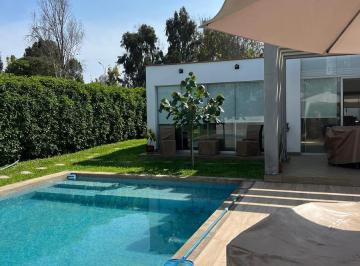 Casa · 1074m² · 4 Dormitorios · 4 Estacionamientos · Vendo Linda Casa de Campo en Condominio Av La Estancia, Condominio Paso Chico, Lurin