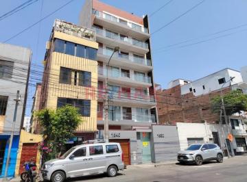 Departamento · 117m² · 4 Dormitorios · Duplex en El 7 Mo Piso con Vista Interna