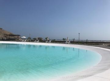Casa de playa · 367m² · 5 Dormitorios · 4 Estacionamientos · Se Vende Linda Casa en Playa Honda Km.