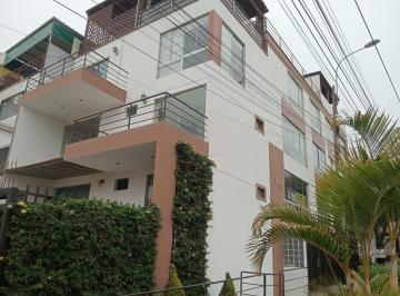 Departamento de 4 habitaciones, Lima · Departamento Duplex, av. Los Fresnos, la Molina.