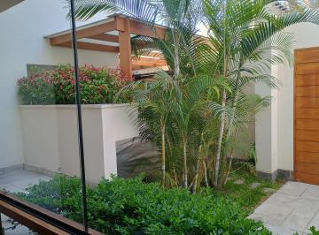 Casa de 5 habitaciones, Lima · Vendo Casa en San Isidro con Excelente Ubicacion. Diseño Único