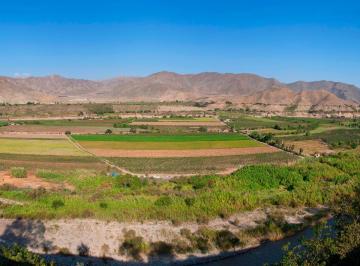 Casa de campo , Cañete · Terreno de Campo en Venta en Azpitia, 1,383 m²