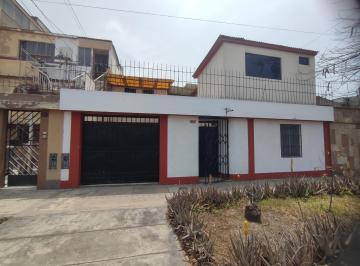 Casa de 4 habitaciones, Lima · Se Vende Casa Como Terreno en La Molina