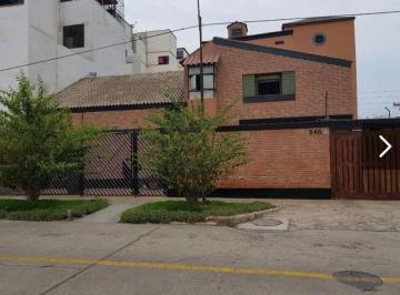 Casa · 558m² · 13 Dormitorios · 3 Estacionamientos · Casa en Santiago de Surco