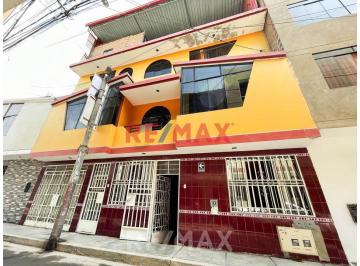 Casa · 450m² · 13 Dormitorios · Venta de Casa en Puente Piedra