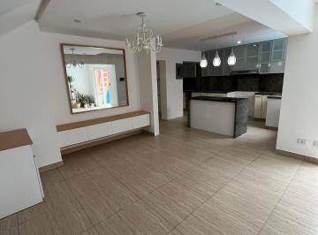 Departamento de 4 habitaciones, Lima · Triplex en Venta - San Borja Frente Al Pentagonito