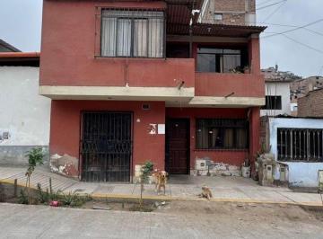 Casa · 140m² · 4 Dormitorios · 1 Estacionamiento · Venta de Casa Como Terreno en Villa El Salvador – Usd 120,000