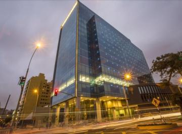 Oficina comercial , Lima · Piso Completo en C. E. Leuro con Posibilidad de Subdividir