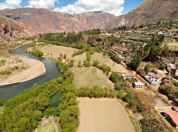 Terreno / Lote · 70000m² · 5 Dormitorios · 20 Estacionamientos · Vendo Hermoso Terreno con Playa de Rio en El Centro del Valle Sagrado de Los Incas, Urubamba, Cusco