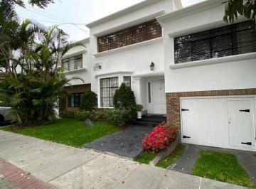 Casa · 601m² · 6 Dormitorios · 4 Estacionamientos · Venta Casa, Golf San Isidro! (Son 3 Inmuebles, Casa y Dos Departamentos)
