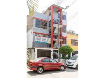 Departamento de 3 habitaciones, Lima · Amplio Departamento en Primer Piso con Cochera – 157 m² Los Olivos