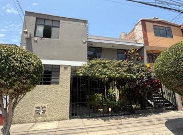 Casa · 150m² · 6 Dormitorios · 1 Estacionamiento · Casa en Venta en Cercado de Lima Limite con Pueblo Libre