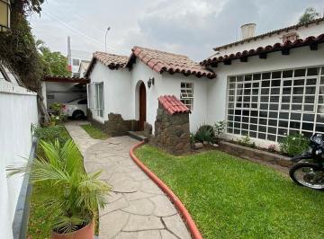 Casa · 360m² · 6 Dormitorios · 4 Estacionamientos · Oportunidad de Inversión en Chaclacayo – Casa con Zonificación Comercial