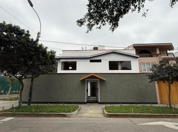 Casa · 312m² · 5 Dormitorios · 2 Estacionamientos · Venta de Casa en Chacarilla San Borja