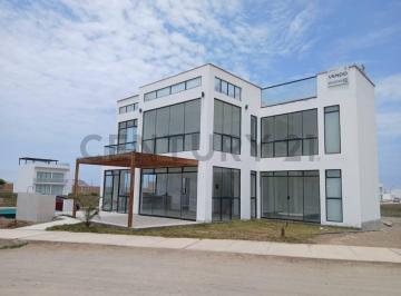 Casa de playa de 5 habitaciones, Cañete · Venta de Iluminada y Amplia Casa de Playa en Estreno Cerro Azul Cañete