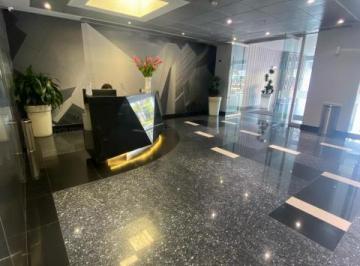 Oficina comercial · 159m² · 3 Dormitorios · 3 Estacionamientos · Alquiler de Impecable Oficina Totalmente Implementada