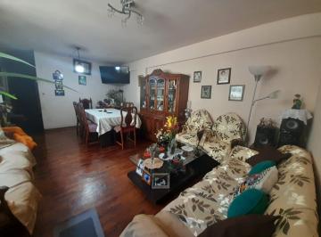 Departamento de 3 habitaciones, Lima · Venta de Departamento de 85 m² en La Victoria en El 3er Piso