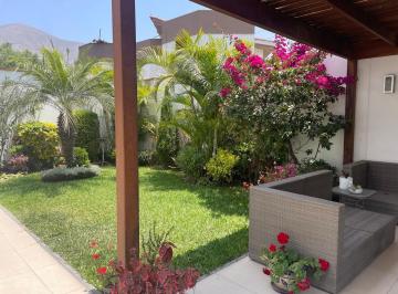 Casa · 234m² · 5 Dormitorios · 2 Estacionamientos · Hermosa Casa en Condominio