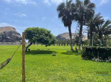 Casa · 211m² · 5 Dormitorios · 4 Estacionamientos · Vendo Casa de Playa en Condominio Farallones - Playa Chocalla