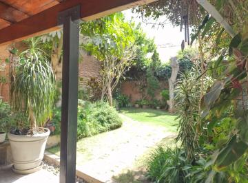 Casa de 6 habitaciones, Lima · Bellisima Casa con Piscina, Area de Parrillas, Jardines! C. G