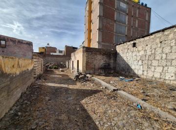 Terreno / Lote , Arequipa · Se Vende Amplio Terreno a Una Cuadra y Mede de Plaza Mayta Capac