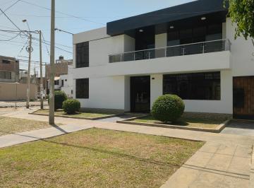 Local comercial de 10 habitaciones, Ica · Casa Comercial en Alquiler en Esquina de Urb. Luren Ica