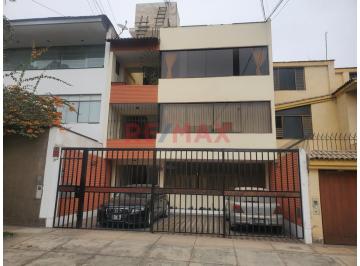 Departamento · 95m² · 3 Dormitorios · 1 Estacionamiento · Departamento en La Molina
