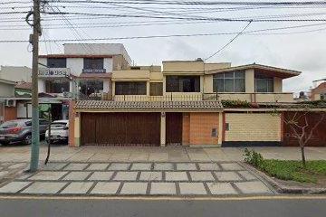 Local comercial de 4 habitaciones, Lima · San Borja - Venta de Casa/comercio en La Av San Luis. At. 284 m