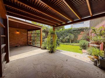 Casa · 219m² · 4 Dormitorios · 1 Estacionamiento · Casa en Venta en Condominio - La Molina
