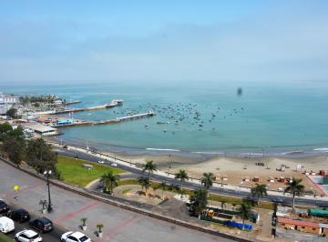 Vista de 180º sobre la Costa Verde · Venta de Amplio Departamento con Vista Espectacular Sobre La Costa Verde