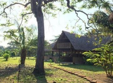 Terreno / Lote · 10000m² · 30 Dormitorios · 27 Estacionamientos · Vendo Albergue Eco Lodge en Reserva Tambopata, Puerto Maldonado, Madre de Dios