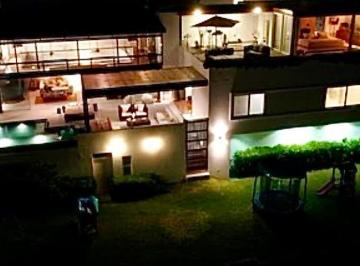 Casa de playa , Lima · Casa de Playa Remodelada con Vista Al Mar Km 36, Playa Escondida