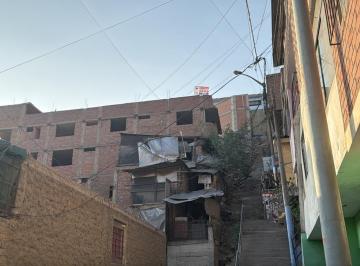 Casa · 200m² · 1 Dormitorio · Venta de Edificio de 200 m² en El Rimac