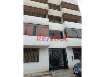 Casa de 8 habitaciones, Lima · En Venta Casa de 4 Pisos en Puente Piedra