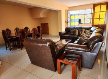 Casa · 249m² · 5 Dormitorios · 2 Estacionamientos · Venta de Casa San Juan de Miraflores en La Zona a