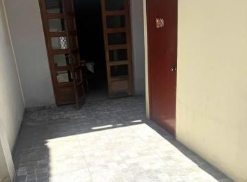 Casa de 4 habitaciones, Lima · Casa 160 m² Av Jose Granda 4dorm 4baños Cochera