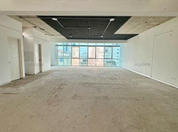 Oficina comercial · 132m² · 1 Dormitorio · 4 Estacionamientos · Oficina en Alquiler