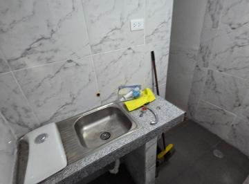 Habitación de 1 habitación, Lima · Alquiler de Habitación Pequeñita con Baño Debajo de Escalera San Miguel