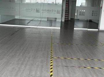 Oficina comercial , Lima · Vta San Borja Av Primavera Oficina 2amb 2c 4°p A/acond B/iluminación