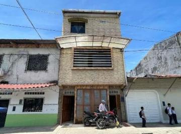 Casa de 17 habitaciones, Maynas · En Venta Casa de 3 Pisos + Azotea - Loreto (35% de Descuento)