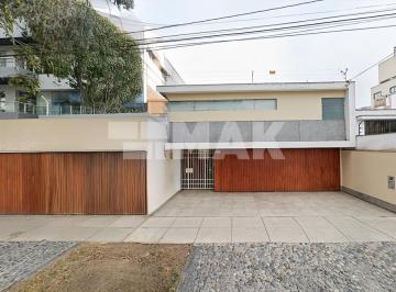 Casa de 5 habitaciones, Lima · Descubre Una Casa Amplia, Luminosa y Rodeada de Tranquilidad en Los Naranjos 369
