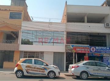Local comercial · 206m² · Se Alquila Local Comercial Frente a Tottus de Puente Piedra