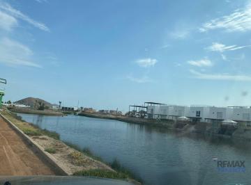 Casa · 258m² · 3 Dormitorios · 3 Estacionamientos · Alquiler de Casa en Cañete