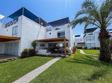 Casa · 158m² · 4 Dormitorios · 2 Estacionamientos · Venta Casa de Playa en Asia del Mar Km 107 con Vista Al Mar