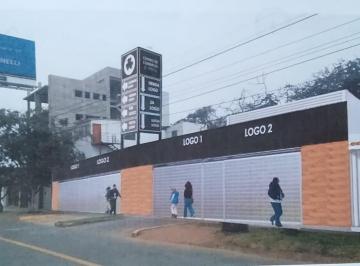 Local comercial de 3 habitaciones, Lima · Amplios Locales en Zona de Alto Tránsito en Surco