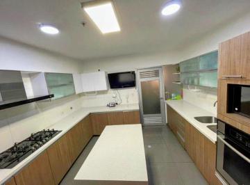 Departamento de 3 habitaciones, Lima · Departamento de 224 m² con 3 Habitaciones en Venta en Santiago de Surco