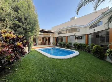Casa · 482m² · 4 Dormitorios · 2 Estacionamientos · Venta Casa Surco - 4 Dorm. – Golf Los Incas