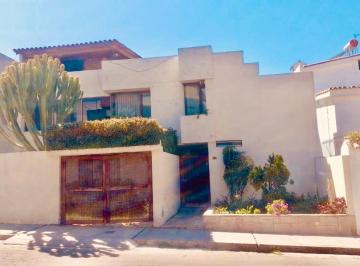 Casa de 8 habitaciones, Arequipa · Venta – Casa en Condominio Cerrado | Zona Residencial Top – Arequipa